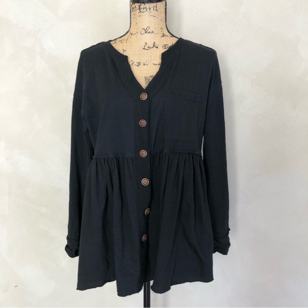 Gigio Usa Solid Black Button Down Pleated Top - image 1